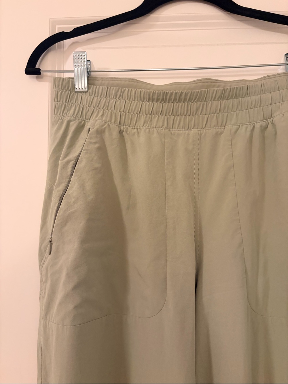 LuluLemon, Swift Mid-Rise Wide-Leg Pant, Size 6, Color: Fog Green - Picture 9 of 16